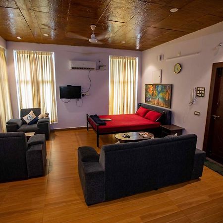 Waves Beach House Пондичерри Экстерьер фото