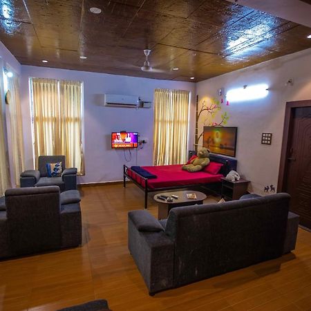Waves Beach House Пондичерри Экстерьер фото