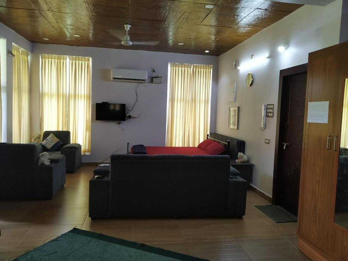 Waves Beach House Пондичерри Экстерьер фото