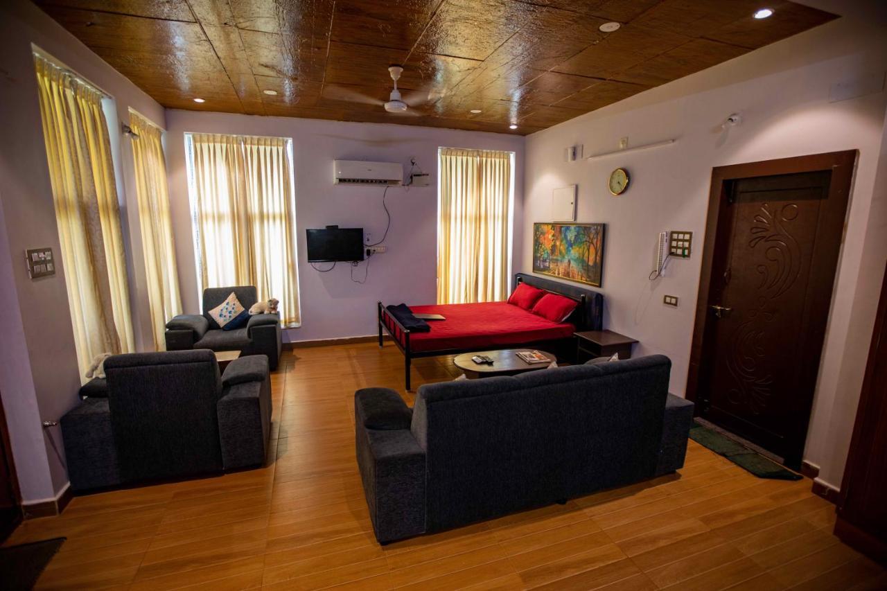 Waves Beach House Пондичерри Экстерьер фото