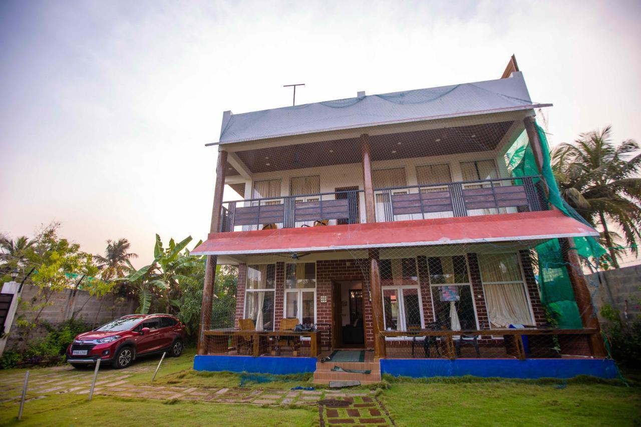 Waves Beach House Пондичерри Экстерьер фото