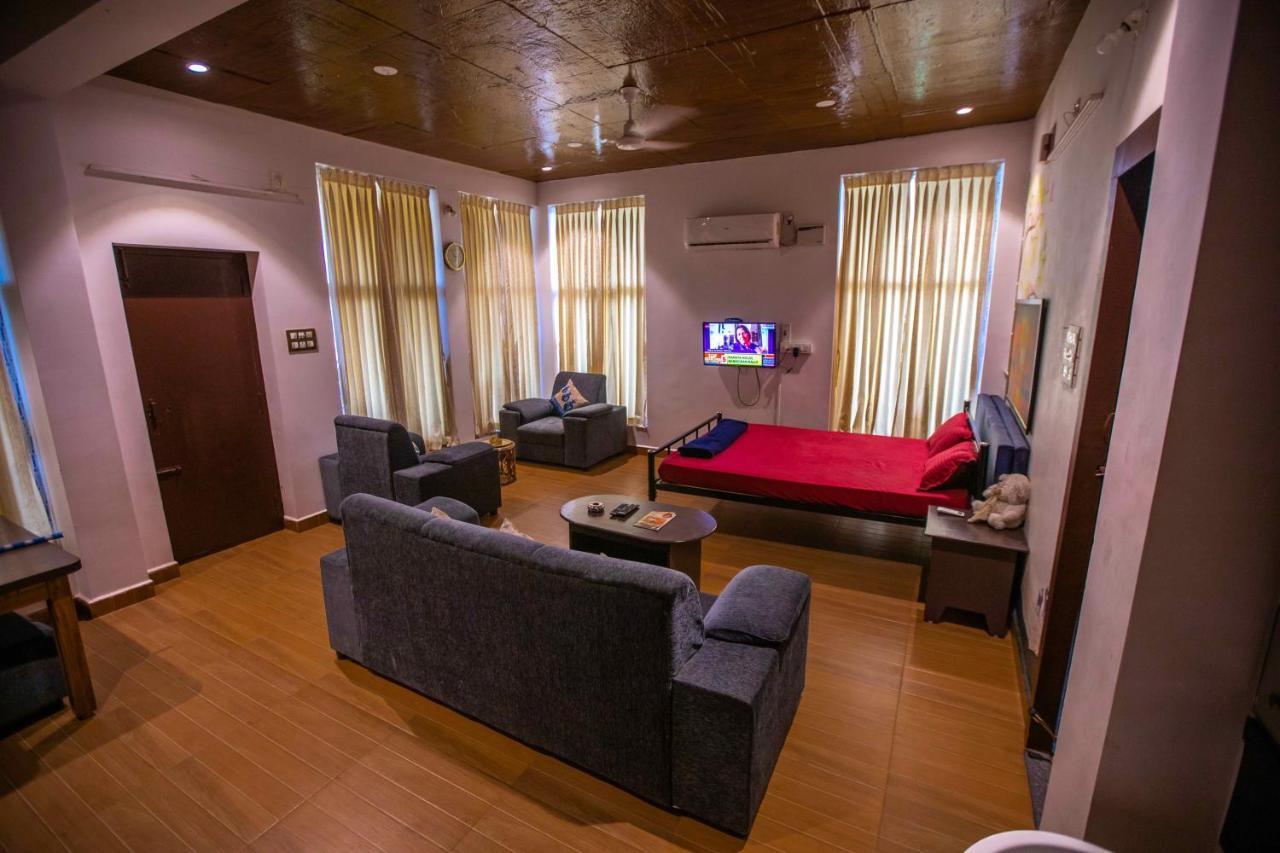 Waves Beach House Пондичерри Экстерьер фото