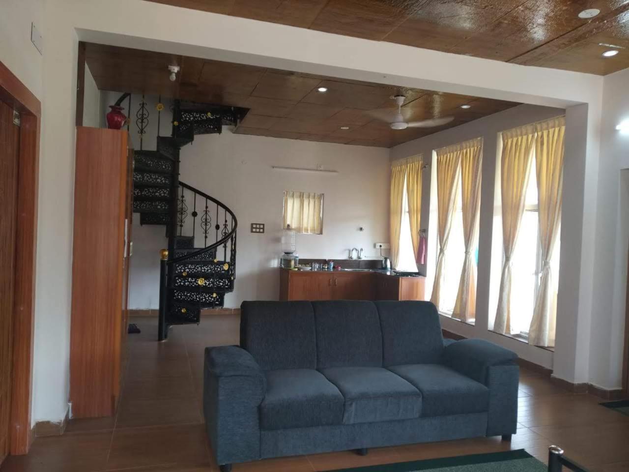 Waves Beach House Пондичерри Экстерьер фото