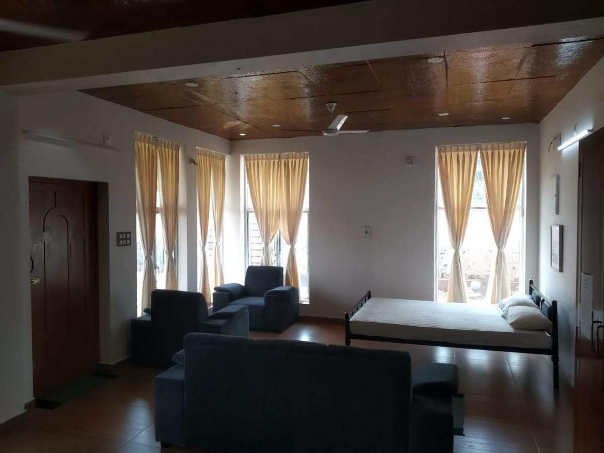 Waves Beach House Пондичерри Экстерьер фото